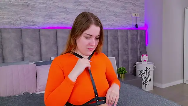 Snapshot of EllieGarson chatting on March 19, 2025, 5:06 pm EllieGarson online show from March 19, 2025, 5:06 pm