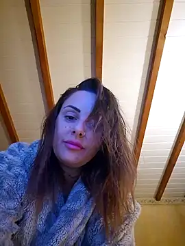 brune caliente online show from February 21, 2025, 11:43 pm