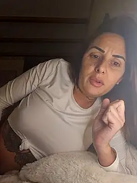 brune caliente online show from January 6, 2025, 10:26 pm