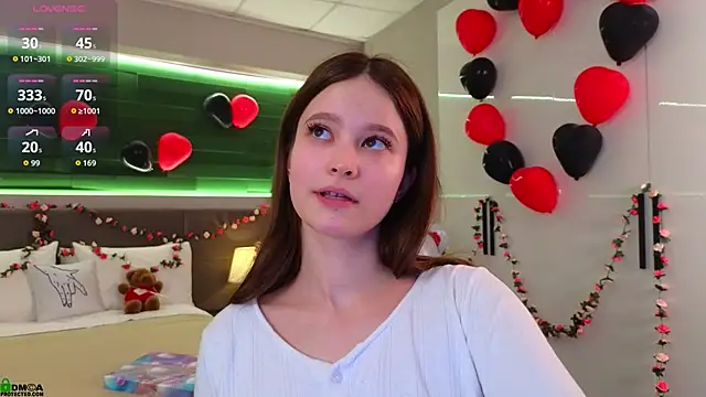 Rina Red online show from February 15, 2026, 1:39 am