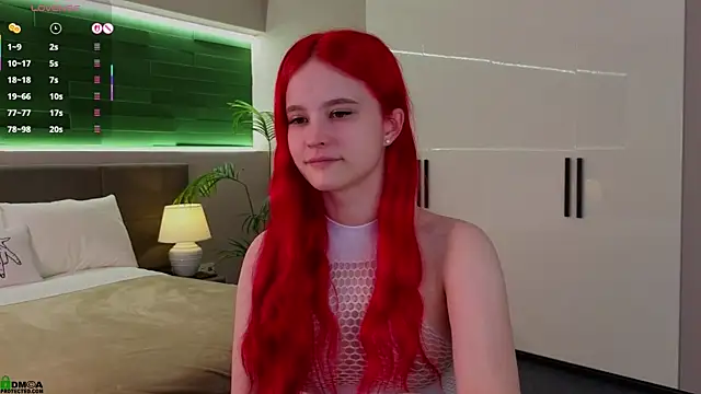 Rina Red online show from November 8, 2025, 1:42 am