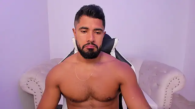 Snapshot of Santiago_huntt chatting on February 21, 2026, 12:40 pm Santiago huntt online show from February 21, 2026, 12:40 pm