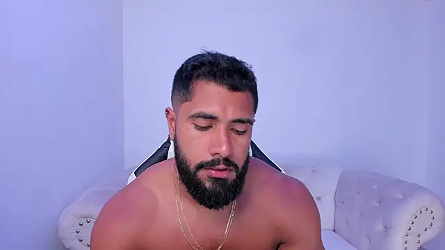 Snapshot of Santiago_huntt chatting on October 27, 2025, 8:10 pm Santiago huntt online show from October 27, 2025, 8:10 pm