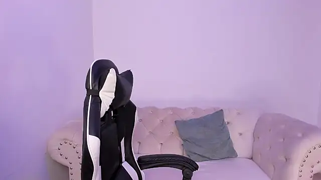 Snapshot of Santiago_huntt chatting on February 4, 2026, 7:31 pm Santiago huntt online show from February 4, 2026, 7:31 pm