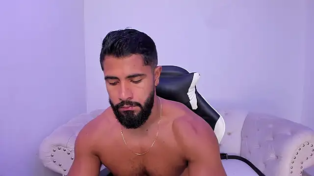 Snapshot of Santiago_huntt chatting on December 4, 2025, 12:59 pm Santiago huntt online show from December 4, 2025, 12:59 pm