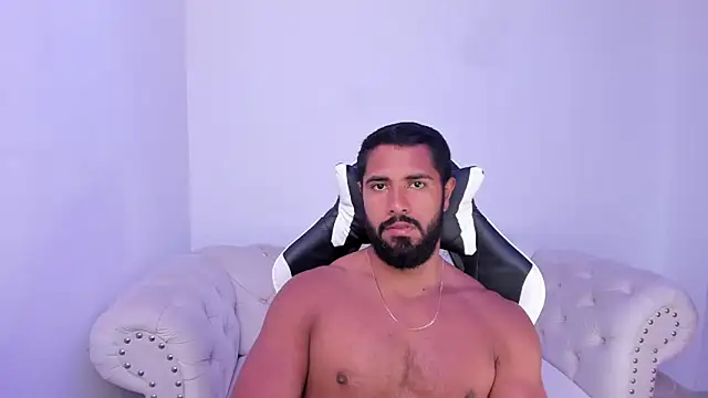 Snapshot of Santiago_huntt chatting on October 19, 2025, 3:59 pm Santiago huntt online show from October 19, 2025, 3:59 pm