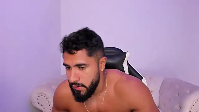 Snapshot of Santiago_huntt chatting on February 3, 2026, 9:09 pm Santiago huntt online show from February 3, 2026, 9:09 pm