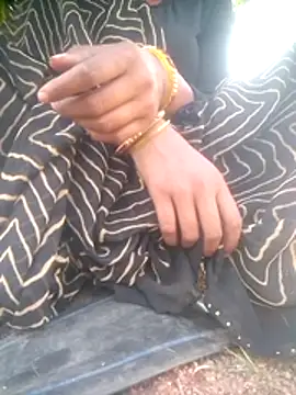 Snapshot of Amaya_Bajwa chatting on November 13, 2025, 8:29 am Amaya Bajwa online show from November 13, 2025, 8:29 am