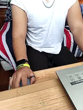 pitorico bb online show from December 18, 2025, 2:21 pm