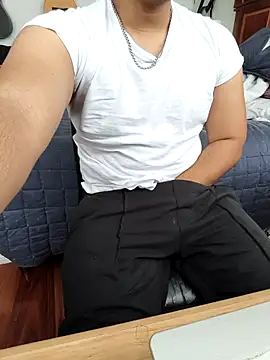 pitorico bb online show from November 27, 2025, 5:13 pm