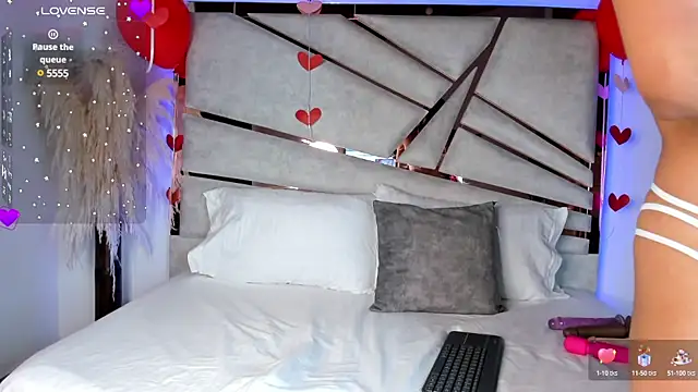 ssofijohnsonx online show from February 22, 2025, 11:57 am