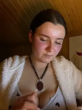 mewKate online show from April 13, 2026, 6:56 pm