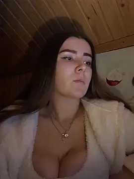 mewKate online show from February 10, 2026, 6:40 pm