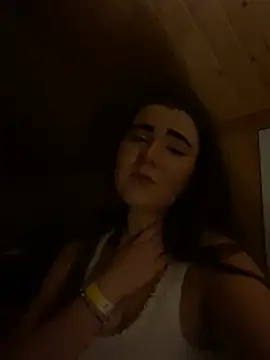 mewKate online show from April 19, 2026, 9:17 pm