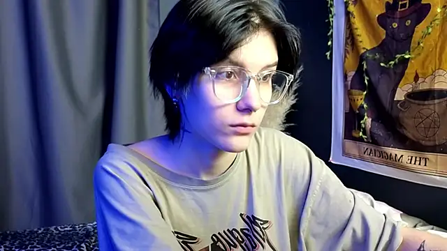 Hyeon Jin online show from February 2, 2025, 8:41 pm