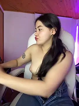 Camila pinkk online show from March 25, 2026, 1:54 pm