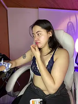 Camila pinkk online show from May 19, 2026, 1:51 pm