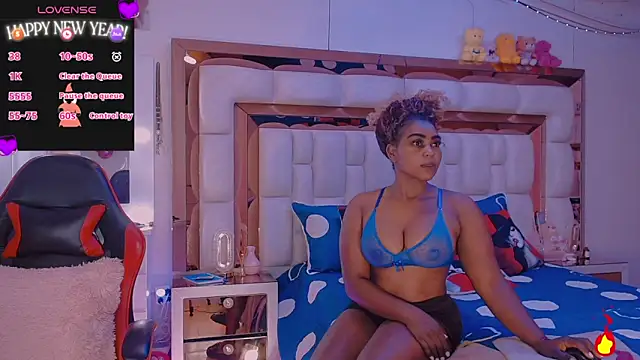 Snapshot of Aliana_Ross chatting on February 8, 2026, 8:01 am Aliana Ross online show from February 8, 2026, 8:01 am