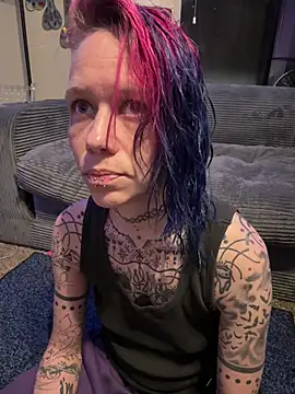 Snapshot of trashbrat chatting on June 10, 2026, 6:36 am trashbrat online show from June 10, 2026, 6:36 am