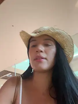 Siempre-locos69 online show from February 26, 2026, 8:31 pm