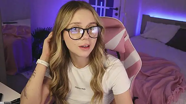 Snapshot of Tokyo_N chatting on January 26, 2025, 12:05 am Tokyo N online show from January 26, 2025, 12:05 am