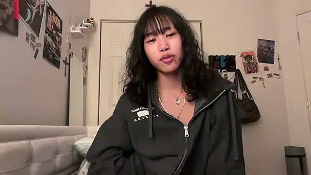 Snapshot of donna_creamteam chatting on February 13, 2025, 12:13 am donna creamteam online show from February 13, 2025, 12:13 am