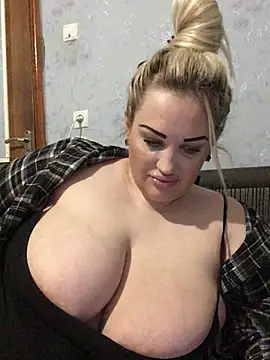 Snapshot of VikiiStoun chatting on February 8, 2026, 4:59 pm VikiiStoun online show from February 8, 2026, 4:59 pm