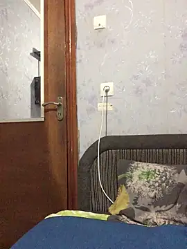 VikiiStoun online show from November 9, 2025, 4:33 pm