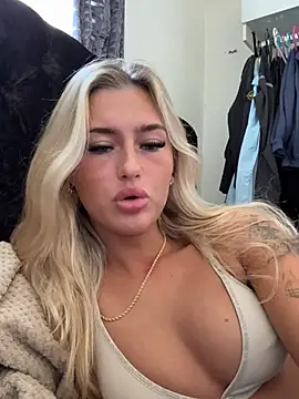 PrettyPrincess69x online show from February 28, 2025, 10:52 am