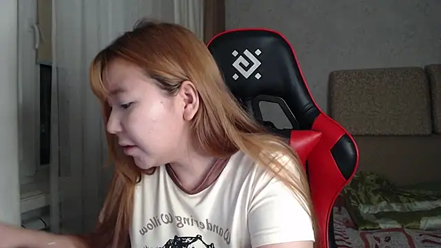 AnnaLightt online show from February 12, 2025, 4:33 pm