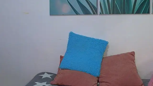 Snapshot of Ana_and_Leo chatting on April 2, 2026, 2:13 pm Ana and Leo online show from April 2, 2026, 2:13 pm