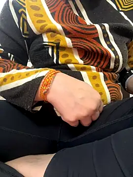 Red-Magic-25 online show from November 23, 2025, 6:56 am