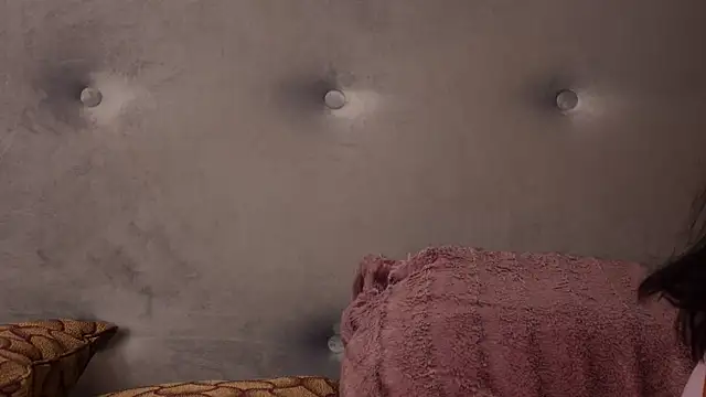 TanyaKros online show from May 27, 2026, 4:53 am