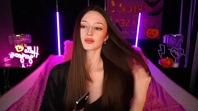 Marmeladkaaa online show from October 31, 2025, 2:24 pm