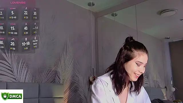 Snapshot of Emma_plux chatting on October 28, 2025, 8:02 am Emma plux online show from October 28, 2025, 8:02 am