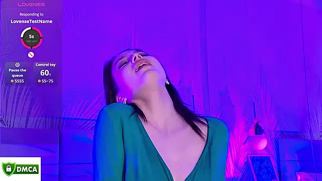 Snapshot of Emma_plux chatting on October 30, 2025, 9:40 am Emma plux online show from October 30, 2025, 9:40 am