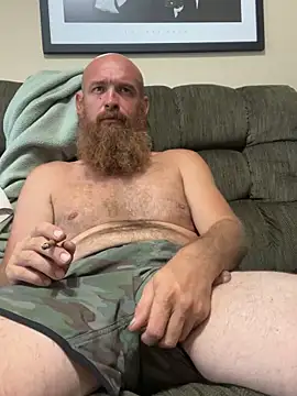 Snapshot of 32XRedBeard chatting on June 1, 2026, 9:25 pm 32XRedBeard online show from June 1, 2026, 9:25 pm