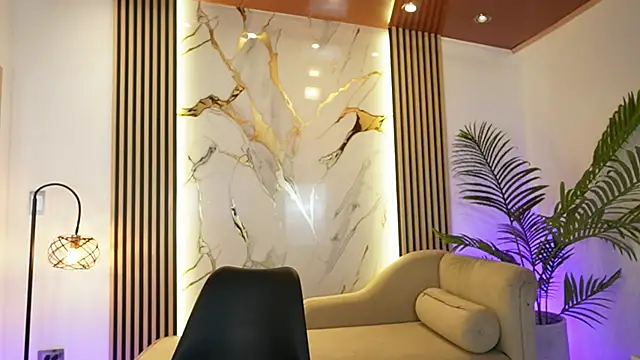 Emma Walkerr  online show from March 7, 2026, 7:08 pm