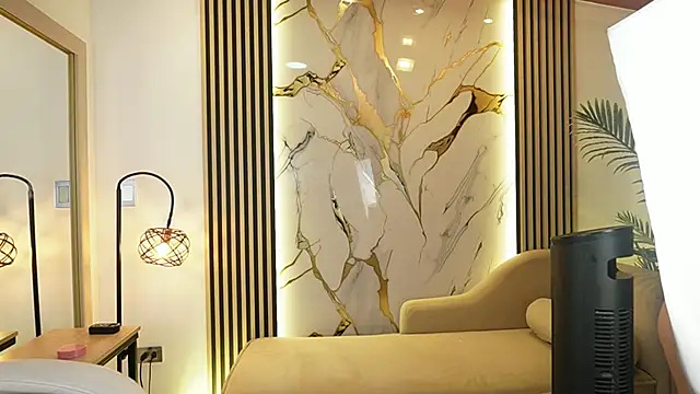 Snapshot of Emma_Walkerr_ chatting on February 19, 2026, 7:11 pm Emma Walkerr online show from February 19, 2026, 7:11 pm