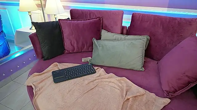 Emma Walkerr  online show from February 21, 2025, 11:21 pm