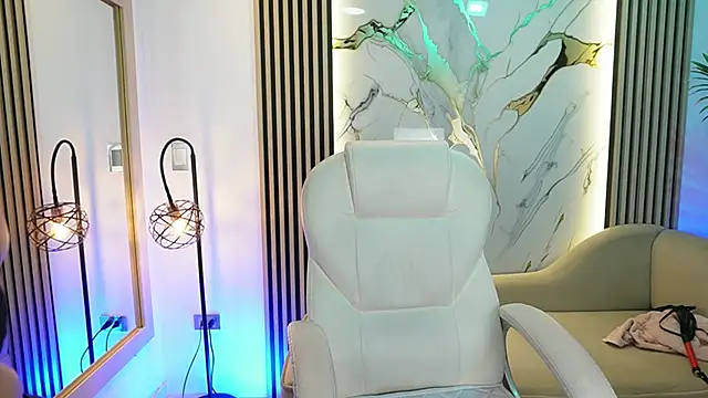 Snapshot of Emma_Walkerr_ chatting on February 12, 2026, 7:02 pm Emma Walkerr online show from February 12, 2026, 7:02 pm