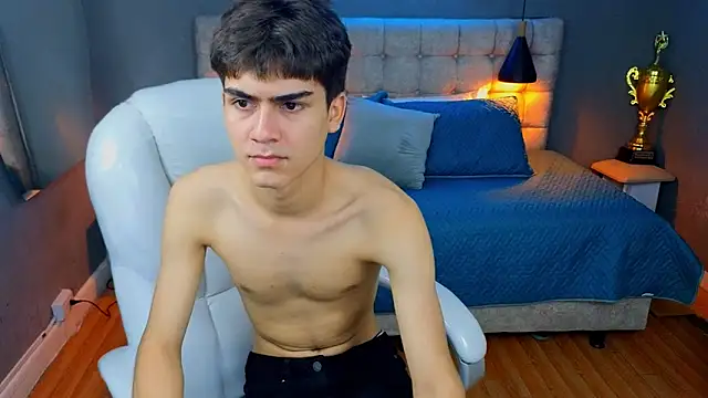 Tommy18   online show from March 18, 2025, 7:44 am