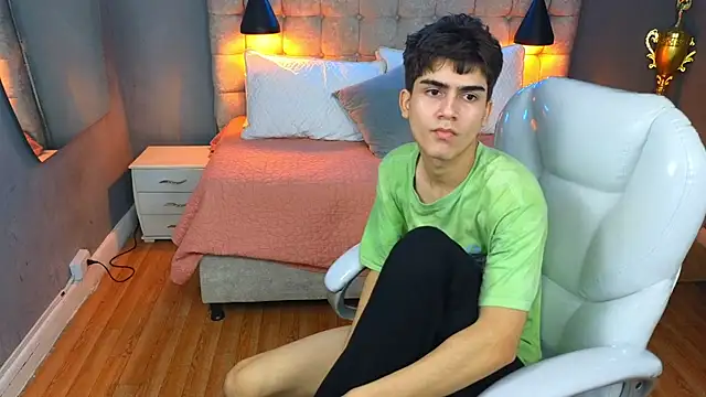 Tommy18   online show from March 12, 2025, 10:16 am