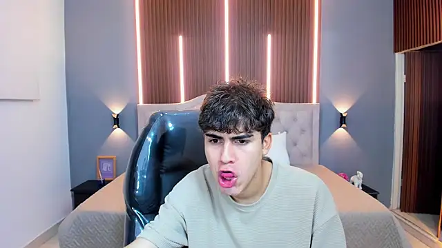 Tommy18   online show from November 29, 2025, 3:39 am