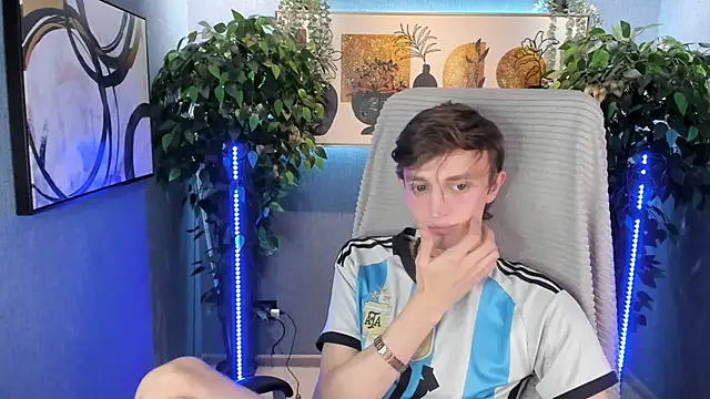 Snapshot of John_Weasley chatting on November 15, 2025, 1:26 pm John Weasley online show from November 15, 2025, 1:26 pm