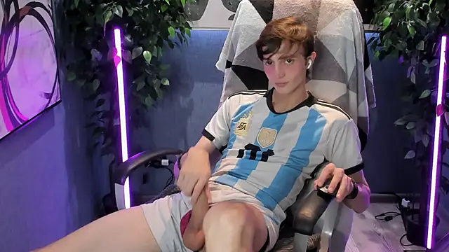 Snapshot of John_Weasley chatting on September 22, 2025, 9:26 am John Weasley online show from September 22, 2025, 9:26 am