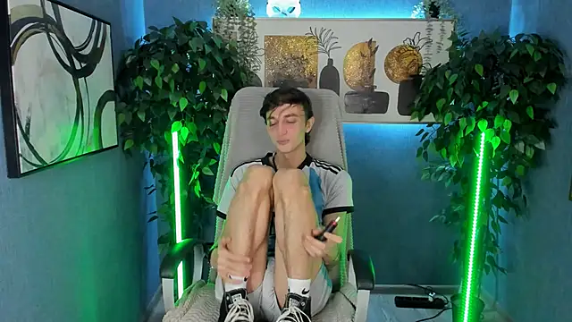 Snapshot of John_Weasley chatting on November 12, 2025, 11:58 am John Weasley online show from November 12, 2025, 11:58 am