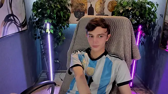 Snapshot of John_Weasley chatting on December 3, 2025, 1:54 pm John Weasley online show from December 3, 2025, 1:54 pm