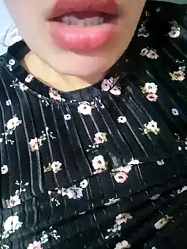 nonalona199999 online show from February 28, 2025, 9:12 pm