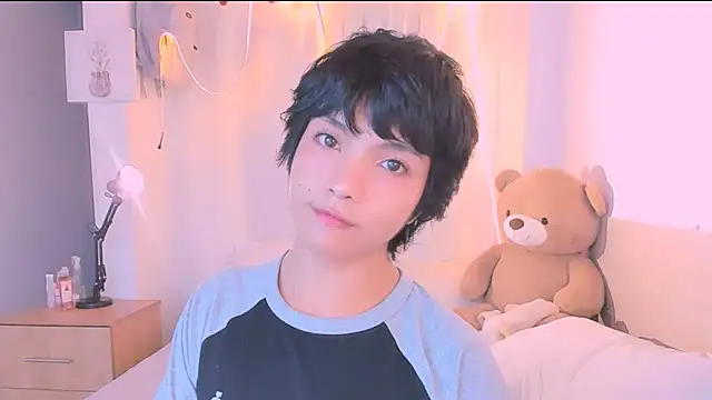 AllanYong18 online show from September 27, 2025, 1:01 am